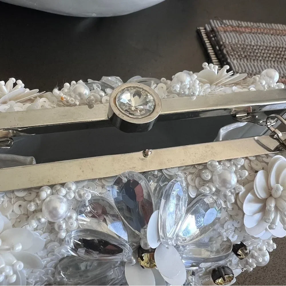 CETTA Y2K White Floral Sequins Embellished Evening Clutch